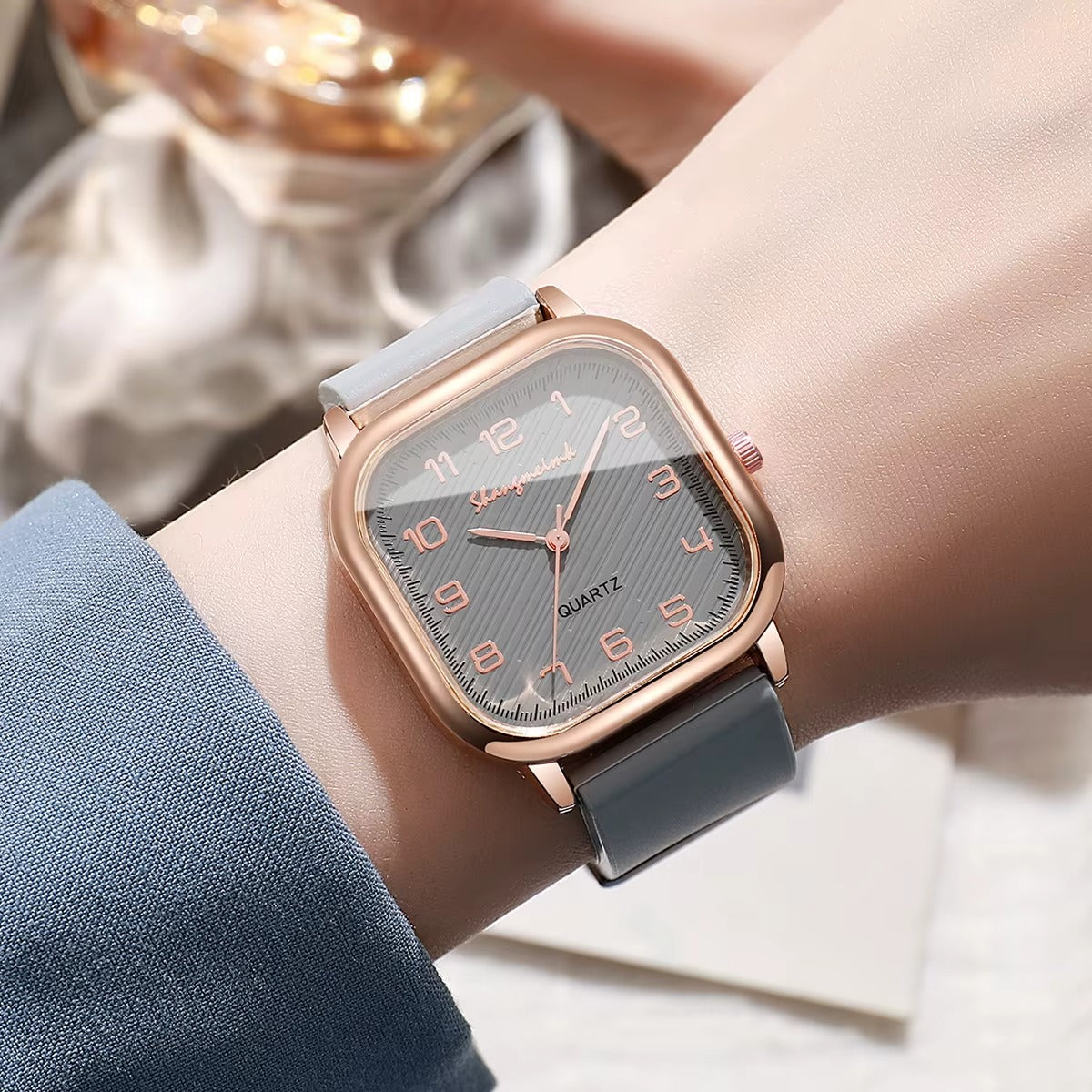Fashion Square Minimalist Women's Quartz Watch